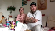 Maik und Janett wollen unbedingt zum Konzert von Nena in Rostock. Leider kosten die Tickets ein kleines Vermögen. Werden die beiden es schaffen, noch genug Geld zusammenzukratzen?