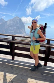 Tamina Kallert auf der Berghütte Lagazuoi.