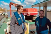 Johannes Kutscher und Dirk Bandau vom Wasser- und Schifffahrtsamt Magdeburg unterhalten im Auftrag des Bundes die Saale und den Saale-Leipzig-Kanal - obwohl kaum noch Frachtschifffahrt stattfindet.