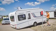 Im Südsee-Camp gibt es eine Fahrschule um Wohnwagen sicher zu rangieren. Und wer will, kann auch testen, wie dieser sich per Fernbedienung einparken lässt.