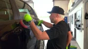 Experte Sidney Hoffmann legt selbst Hand an..