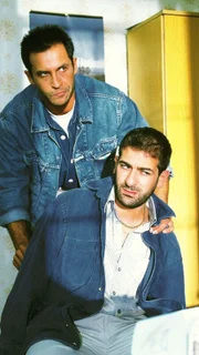 Kriminalkommissar Eschenbach (Matthias Bullach) verhört den Knastdealer Ali Kayaci (Hassan-Ali Mete).