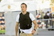 Es weihnachtet sogar auf Hawaii. Doch dem Team von Five-0 ist nicht nach Feiern zumute, denn Chin ist entführt worden. Hinter der Tat steckt kein Geringerer als der Mann, der für den Tod von Steves Vaters verantwortlich ist: Victor Hesse ...