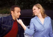 Die attraktive Verkehrssünderin Anna-Lena (Ruth Moschner) versucht Semir (Erdogan Atalay) den Strafzettel auszureden...