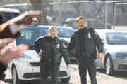 Jamison Reagan (Will Estes, r.) und Eddie Jenko (Vanessa Ray, l.) müssen schnell handeln. Können sie rechtzeitig eingreifen?