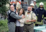 Der Bombenexperte hält Engelhardt und Herzberger zurück. Ihr Kollege Bonrath sitzt in seinem Haus im wahrsten Sinne des Wortes auf einer Bombe.