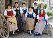 Gruppenbild der Landfrauen: Sandra Belser, Barbara Gerber, Priska Scherrer, Eveline Bättig, Kathrin Sprecher, Silvia Krebs, Ramona Stulz