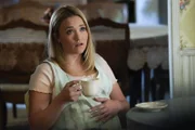 Emily Osment (Mandy).