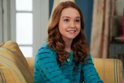 Sadie Stanley (Brea Bee).