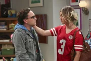 Während Leonard (Johnny Galecki, l.) es ausnutzt, dass Penny (Kaley Cuoco, r.) ein schlechtes Gewissen hat, weil er so unter seiner Mutter leidet, melden sich Raj und Stuart bei einer Online-Dating-Plattform an ... Während Leonard (Johnny Galecki, l.) es ausnutzt, dass Penny (Kaley Cuoco, r.) ein schlechtes Gewissen hat, weil er so unter seiner Mutter leidet, melden sich Raj und Stuart bei einer Online-Dating-Plattform an ...