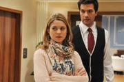 Marlene (Lucy Scherer, l.); Konstantin (Moritz Tittel, r.)