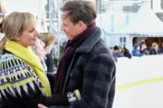 Dr. Lea Peters (Anja Nejarri) muss lernen, ihrem Privatleben einen höheren Stellenwert zu geben und dieses auch zu genießen. Leas Freund Jenne (Patrick Kalupa) hat herausbekommen, dass Lea als Kind Eiskunstlauf trainiert hat und sie nun mit einem Nachmittag auf dem Eis überrascht. Dr. Lea Peters (Anja Nejarri) muss lernen, ihrem Privatleben einen höheren Stellenwert zu geben und dieses auch zu genießen. Leas Freund Jenne (Patrick Kalupa) hat herausbekommen, dass Lea als Kind Eiskunstlauf trainiert hat und sie nun mit einem Nachmittag auf dem Eis überrascht.