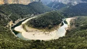 Der „Cirque de la Madeleine“, die berühmteste Flussschleife der Ardèche.