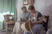 Die „Ses Madones“, wie die Bastfrauen von Capdepera genannt werden, flechten hier Körbe aus Palmen – wie schon viele Generationen vor ihnen.