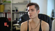 Gino verwandelt sich nachts in die Drag Queen 'Charlet Crackhouse'Gino verwandelt sich nachts in die Drag Queen 'Charlet Crackhouse'