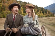 Perry Cline (Ronan Vibert) und Roseanna McCoy (Lindsay Pulsipher)