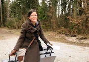 ARD STURM DER LIEBE FOLGE 1301, am Montag (16.05.11) um 15:10 Uhr im ERSTEN. Sybille (Julia Mitrici) reist schwer bepackt an und will im Hotel einchecken ...