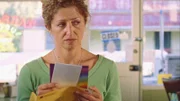 Moira (Doris Younane) bekommt per Post eine Einladung zu einer Esoterikmesse. Statt sich zu freuen, macht sie sich Sorgen, dass sie dafür nicht ausreichend ausgestattet ist. Die Verwendung des sendungsbezogenen Materials ist nur mit dem Hinweis und Verlinkung auf TVNOW gestattet.