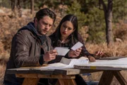 Max Evans (Nathan Dean, l.); Liz Ortecho (Jeanine Mason, r.)