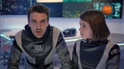 Tom (Shon Amsalem) und Emma (Romi Aviram) warten auf ein Lebenszeichen von Joy und Dafni.