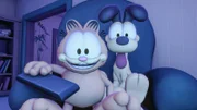 Garfield und Odie schlagen sich die Nacht mit dem Monsterfilm-Marathon um die Ohren, obwohl Jon es eigentlich verboten hat.