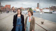 Mitarbeiterin Julia Harms (Mateja Meded) war die letzte, die Bölkow lebend in der Spielothek gesehen hat. Sie berichtet von einem Stammgast, der am Vortag in der Spielothek randaliert und deshalb von Bölkow Hausverbot bekommen hat. Katrin Börensen (Claudia Schmutzler, r.) ermittelt.
