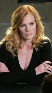 Catherine (Marg Helgenberger) verhört gemeinsam mit Captain Brass einen Verdächtigen, doch ist er tatsächlich der gesuchte Serientäter?