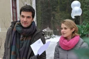 Konstantin (Moritz Tittel, l.); Marlene (Lucy Scherer, r.)
