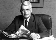 Henri Nannen macht aus dem "Stern" die erfolgreichste Illustrierte der Nachkriegsgeschichte – mit viel nackter Haut und harter Politik als Unterstützer von Willy Brandts Ostpolitik. Doch seine Vergangenheit in der NS-Zeit holt ihn immer wieder ein.