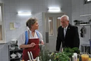 Hildegard (Antje Hagen, l.); Alfons (Sepp Schauer, r.)