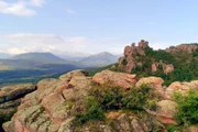 Die roten „Sandsteinfelsen von Belogradchik“ ähneln Tieren, Menschen und Dingen – und haben Namen; Legenden ranken sich um sie.