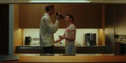 Josh (Simon Mantei, l.) will mit Tim (Michelangelo Fortuzzi, r.) neues Material für ihren gemeinsamen WatchMe-Account drehen. Tim hat dazu nur wenig Lust.