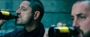 Maki (Igor Benčina) und Soni (Petar Strugar) versöhnen sich wieder. v.l.n.r.