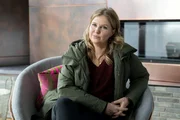 Vera Lanz (Katharina Böhm) ist dem Ehepaar Hellmann auf die Schliche gekommen. In dem Glauben, dass die Prostituierte Anja Wertling von Clark Hellmann schwanger wurde, bezahlten die Hellmanns sie, damit sie das Kind für sie austrägt. Dass sie jedoch nach einiger Zeit bemerkten, dass Anja gar nicht schwanger war, macht sie zu Tatverdächtigen.