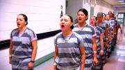 Sträflingskolonne weiblicher Insassinnen im Zeltstadt-Gefängnis in Arizona.