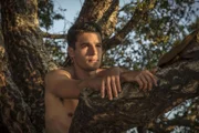 Yossarian (Christopher Abbott)