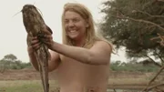 Nicole hält einen Fisch.