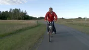 rbb Fernsehen KESSLERS EXPEDITION, "Mit dem Klapprad von Kopenhagen nach Berlin, Teil 4", am Freitag (07.09.12) um 20:15 Uhr. Zum fünften Mal geht Michael Kessler für den rbb auf Expedition. Diesmal mit einem Drahtesel als treuem Begleiter. Mehr unfreiwillig ist er in Kopenhagen gestrandet und muss sich mit einem klassischen, leicht rostigen Klappfahrrad zurück nach Berlin durchschlagen. Von der dänischen Hauptstadt aus folgt Kessler dem legendären Radweg Berlin-Kopenhagen.