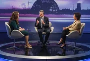 Zu Gast bei Moderatorin Sandra Maischberger (re.): Ricarda Lang (Bündnis 90/Die Grünen, ehemalige Parteivorsitzende) und Thorsten Frei (CDU, Bundesminister für besondere Aufgaben und Chef des Bundeskanzleramtes).
