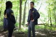 Special Agent Kristen Chazal (Ebonée Noel, l.); Special Agent Stuart Scola (John Boyd, r.)