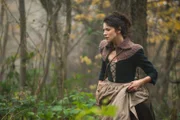 Claire Randall(Caitríona Balfe)