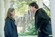 Xander (Nicholas Brendon), Buffy (Sarah Michelle Gellar)