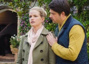 Zweifelt noch immer: Mira Bartuschek als Holly, Daniel Buder als Owen
