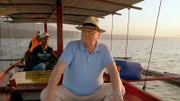Robert Hetkämper reist mit Bus und Boot über die Philippinen und trifft interessante Menschen.