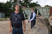 Die Ermittler Finn Kiesewetter (Sven Martinek, l.) und Lars Englen (Ingo Naujoks, r.) wollen den T&auml;ter stellen.