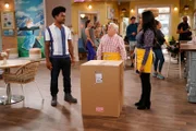 (v.l.n.r.) Carter (Julian Gant); Phil (Leslie Jordan); Randi (Kyla Pratt)