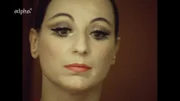 Die Münchner Primaballerina Konstanze Vernon 1976 - beim Schminken vor dem Auftritt.