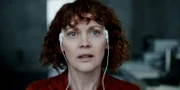 Dr. Mary Malone (Simone Kirby)