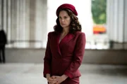 Mrs Coulter (Ruth Wilson).