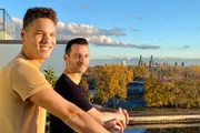 Jamal Othman und Romain Haguenauer auf ihrer Terrasse in Montreal